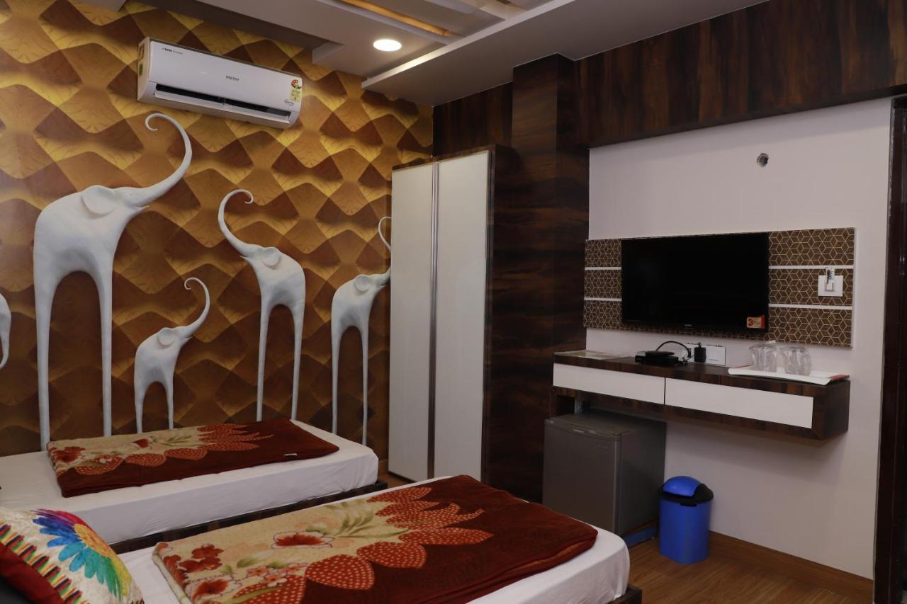 Hotel Darshan Amreli Buitenkant foto
